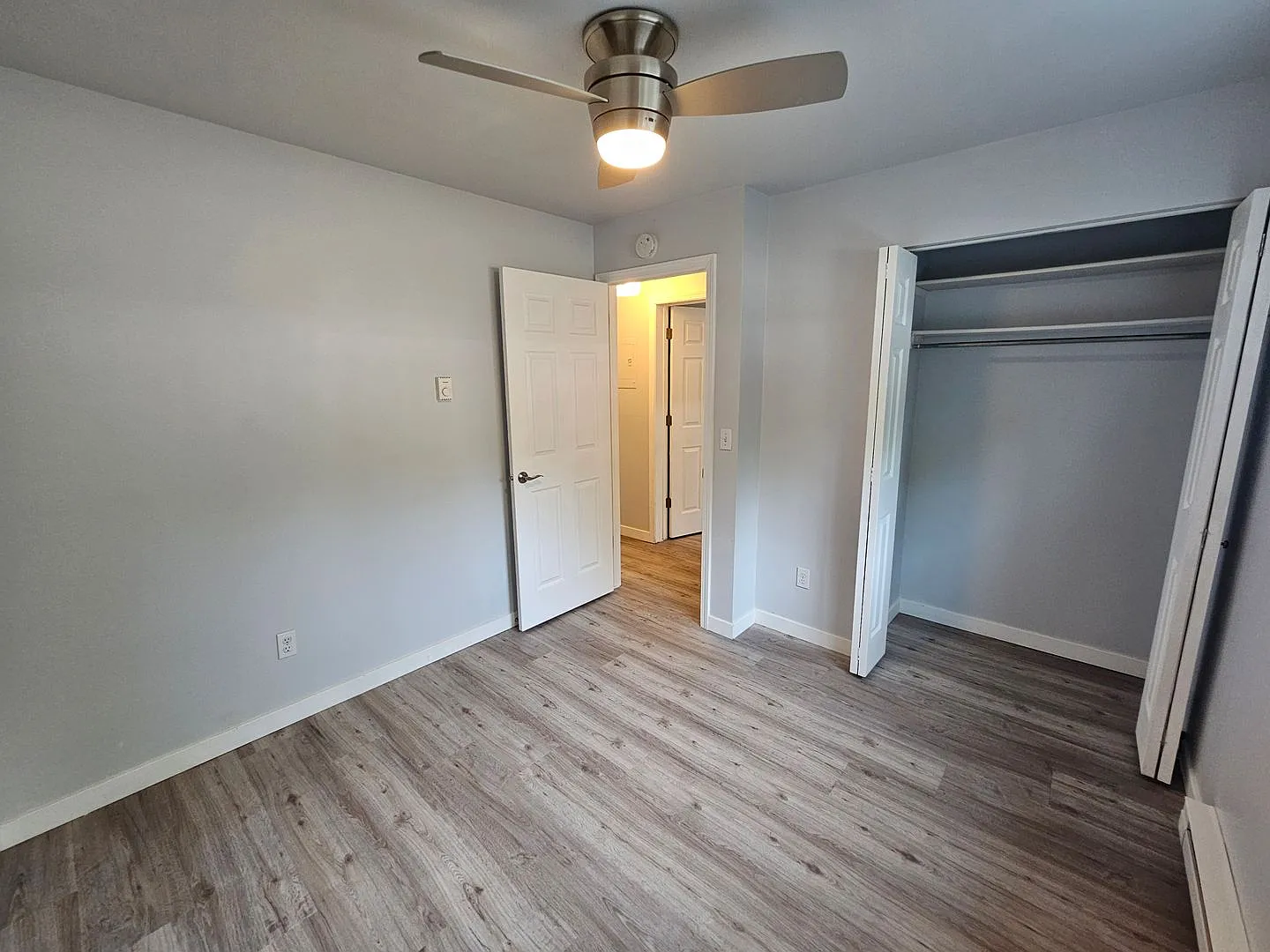 Beautifully Remodeled Condo in the Valley — Photo 2
