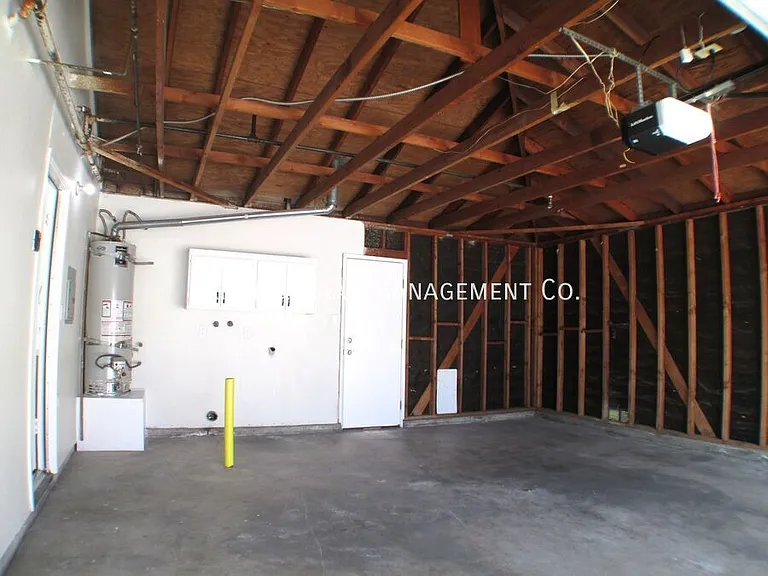 8621 1/2 Cedar St — Photo 28