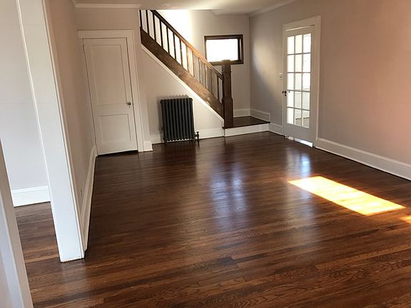 3rd image of 676 Lakeside Dr