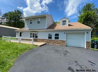 634 Scotch Ridge Rd, Schenectady, NY 12306