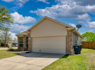 9901 Amaryllis Ln, Fort Worth, TX 76108