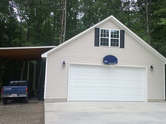 Detached Garage
