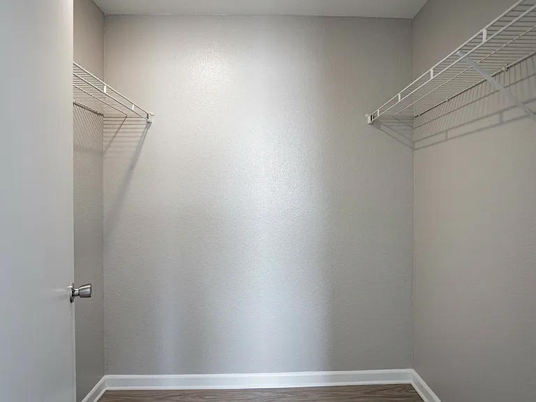 Park Place Apartments — Photo 8