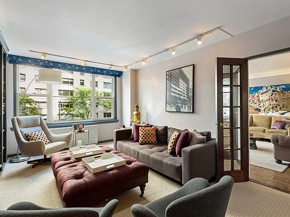 3rd image of 176 E 71st St #3F