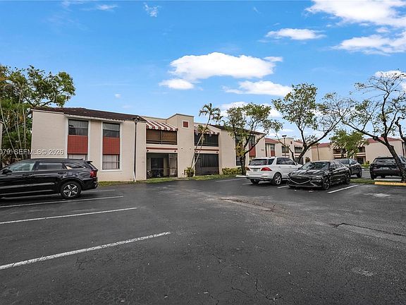 3rd image of 20150 NE 3rd Ct APT 6