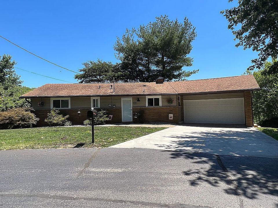 1st image of 1135 Lakewood Cir