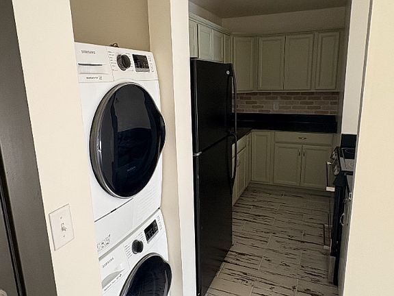 3rd image of 127 S 800 E APT 34