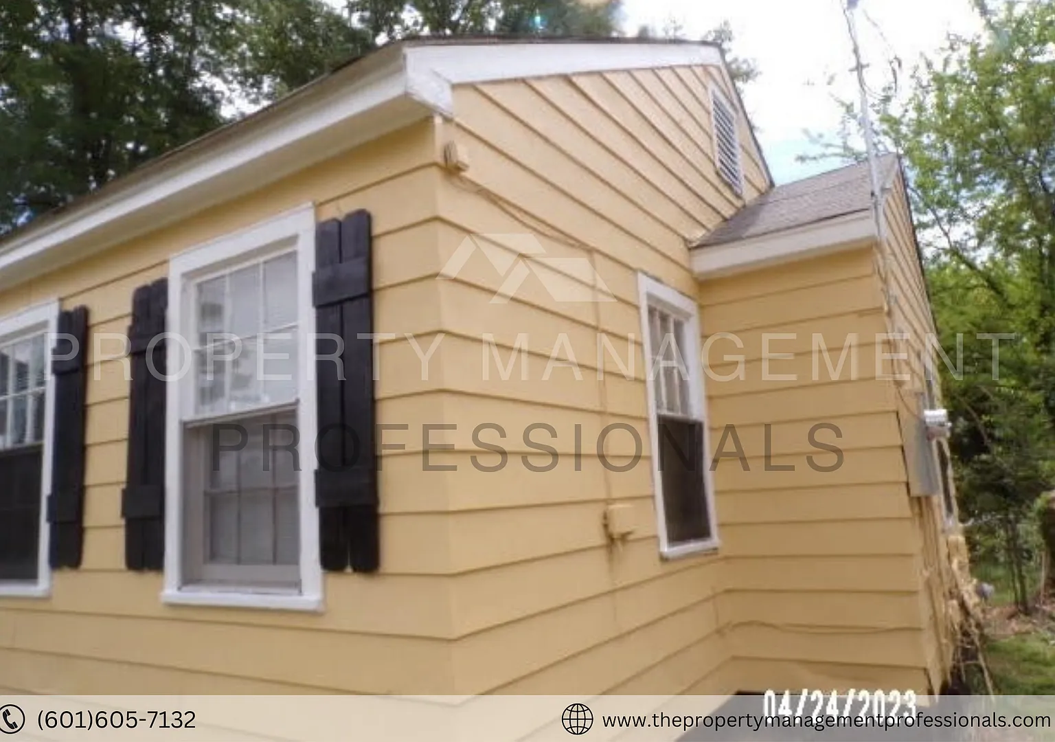 Enchanting 1940's Vintage Home Near Jackson State University — Photo 4