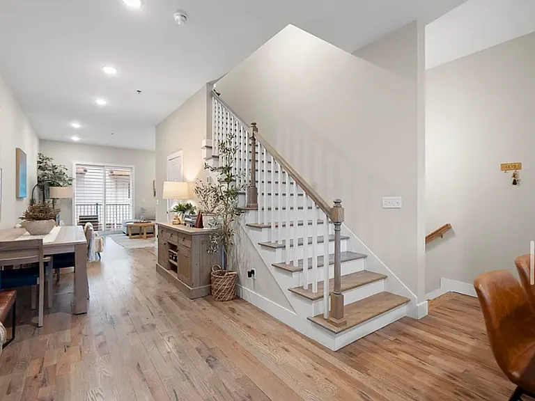 1027 Montague Pl #1027 — Photo 17