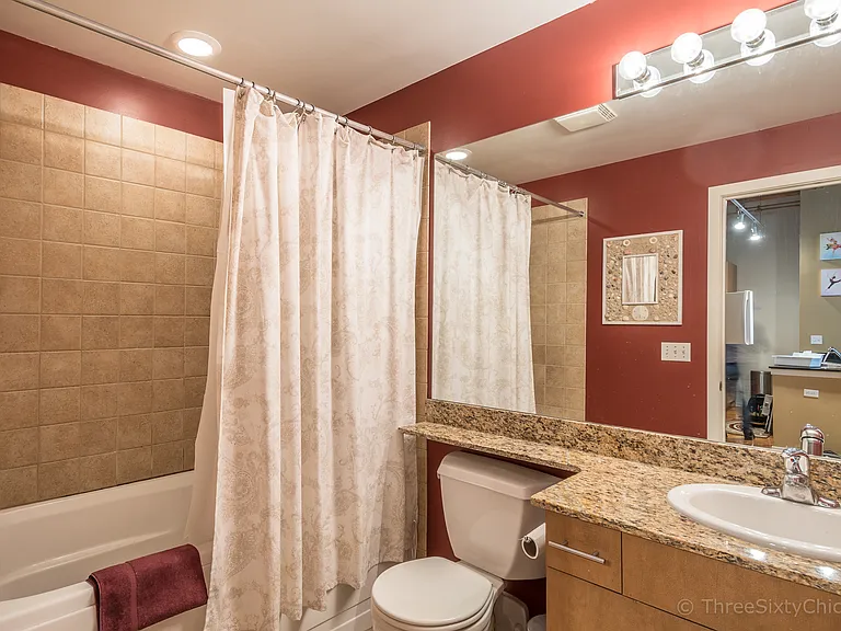 1040 W Adams St #309 — Photo 12