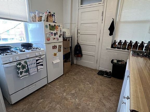4th image of 1728 W Carmen Ave #2R