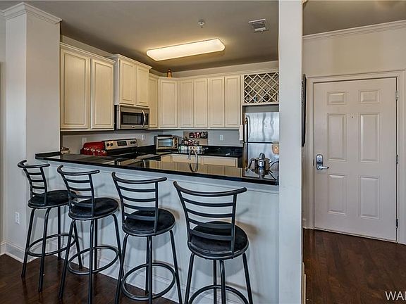 5th image of 700 15th St Unit 2409