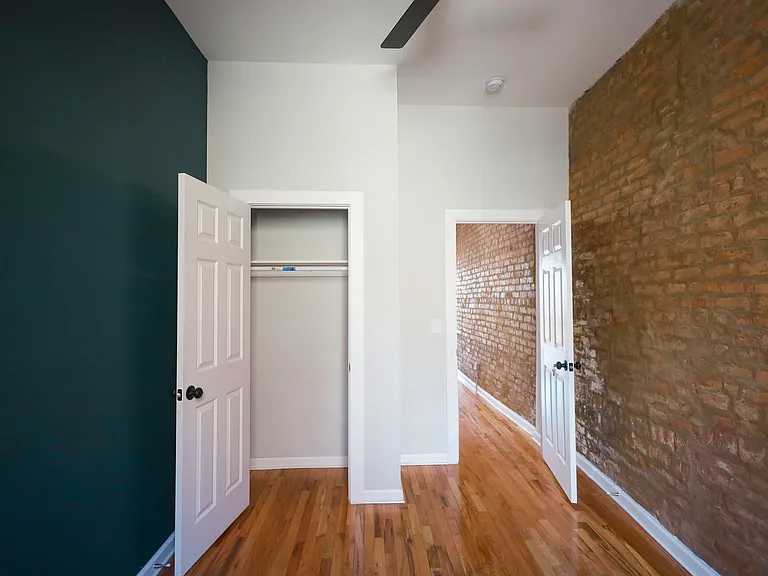 652 Delhi Ave — Photo 19