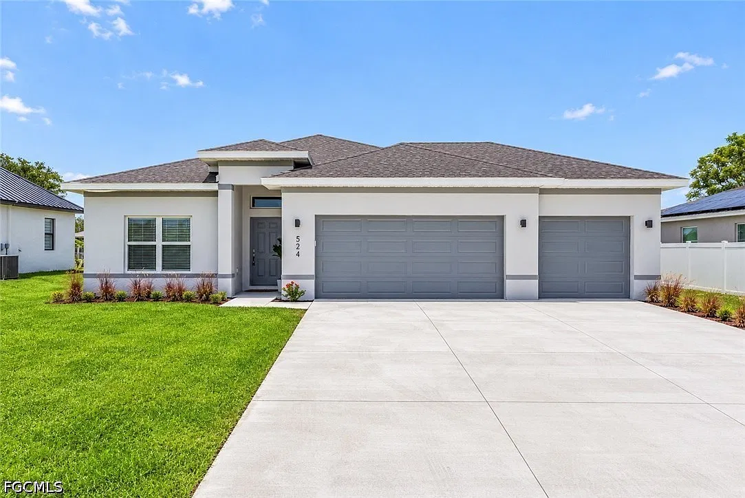 4 bed, 2.0 bath, 1695 sqft, $2,295 — Photo 1