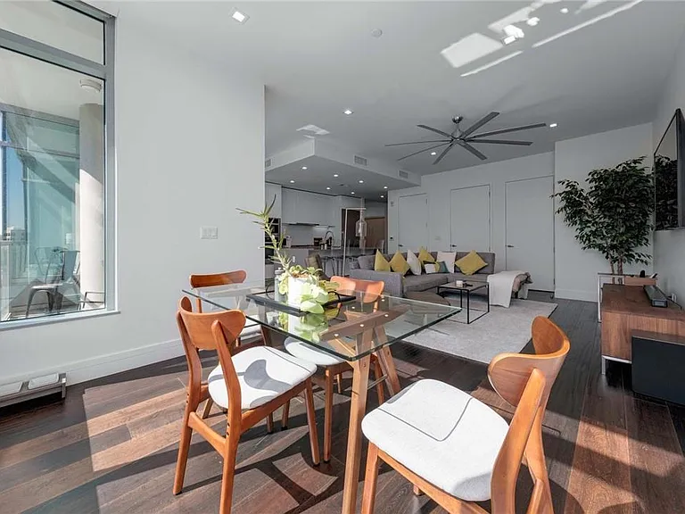 501 West Ave #1005 — Photo 9