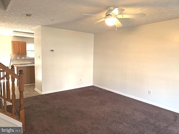 5th image of 422 Buttonwoods Rd