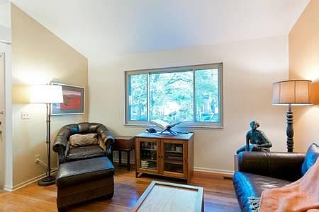 3rd image of 812 Miller Ave