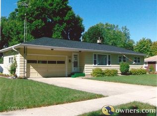 1225 N Lexington Dr, Janesville, WI 53545