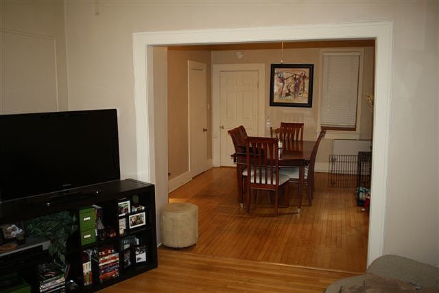 2nd image of 1416 W Henderson St APT 2R