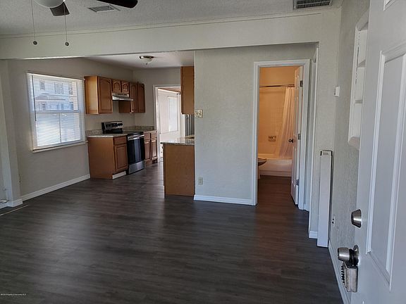 2nd image of 700 38th Ave S