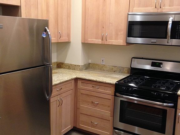4th image of 1732 Washington St APT 2