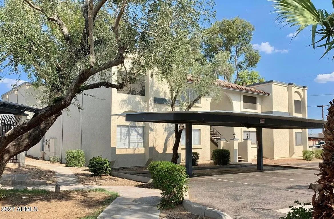 2 bed, 1.0 bath, 807 sqft, $1,595 — Photo 2