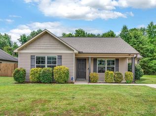 1042 Slow Creek Ct, Boiling Springs, SC 29316