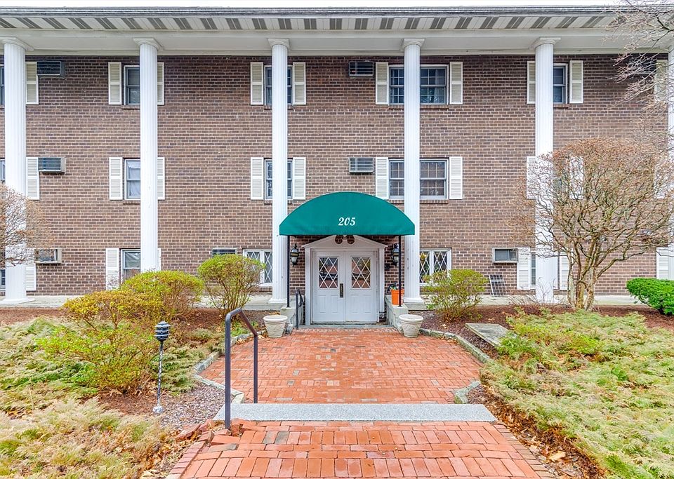 1st image of 205 Great Rd APT C6