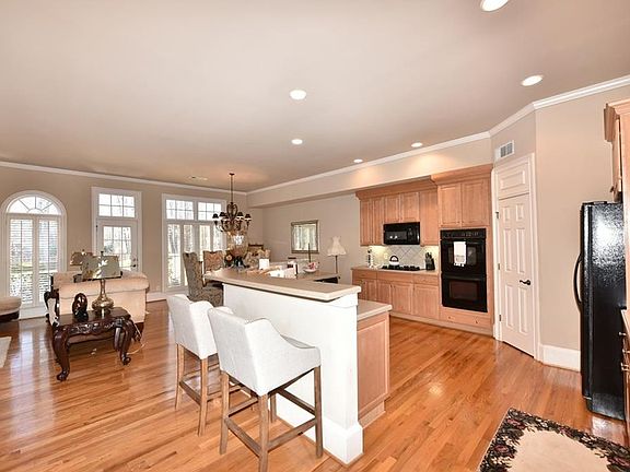4th image of 6207 Spalding Dr