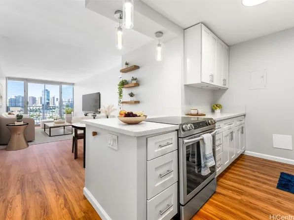 1215 Alexander St APT 1104, Honolulu, HI 96826