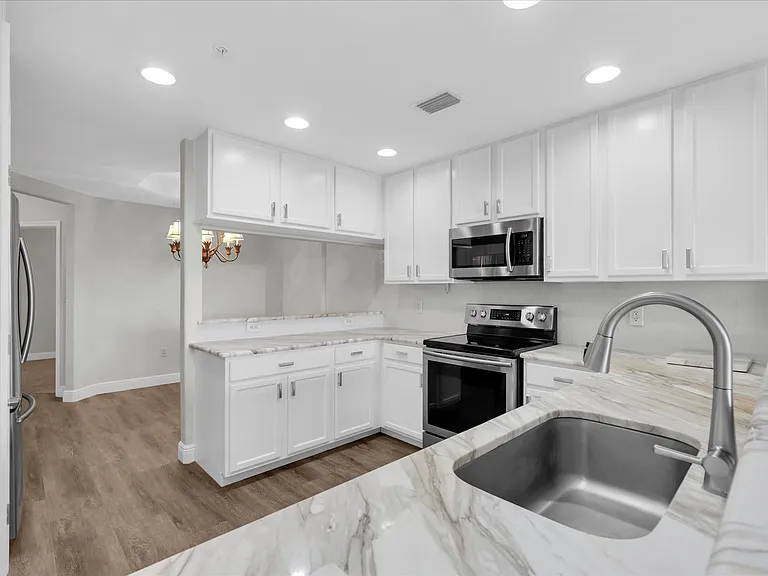7296 Marathon Dr #404 — Photo 10