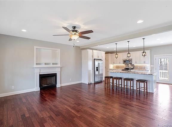 4th image of 7798 Pinecone Ln