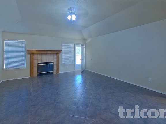 3rd image of 525 Arbor Ln