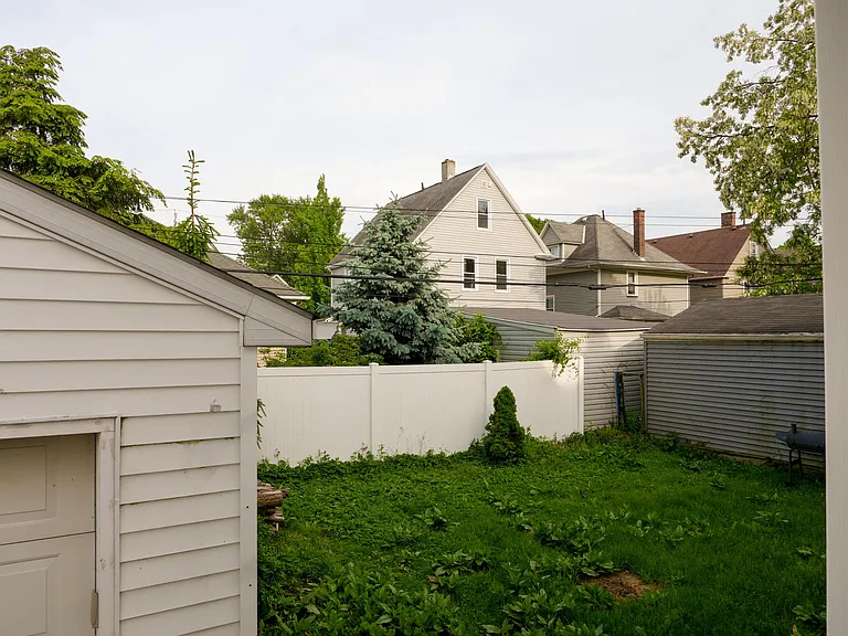 1193 Hall Ave — Photo 40