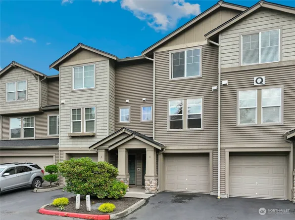 15325 SE 155th Place #Q3, Renton, WA 98058