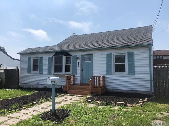 1st image of 468 West Dr