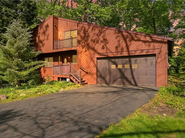 909 Apache Trl, Mercer, PA 16137