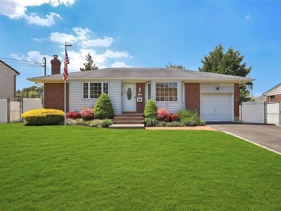 1st image of 24 Bergen Dr
