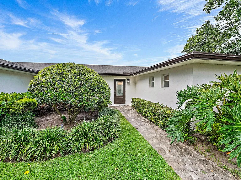 14120 Harbor Ln — Photo 1