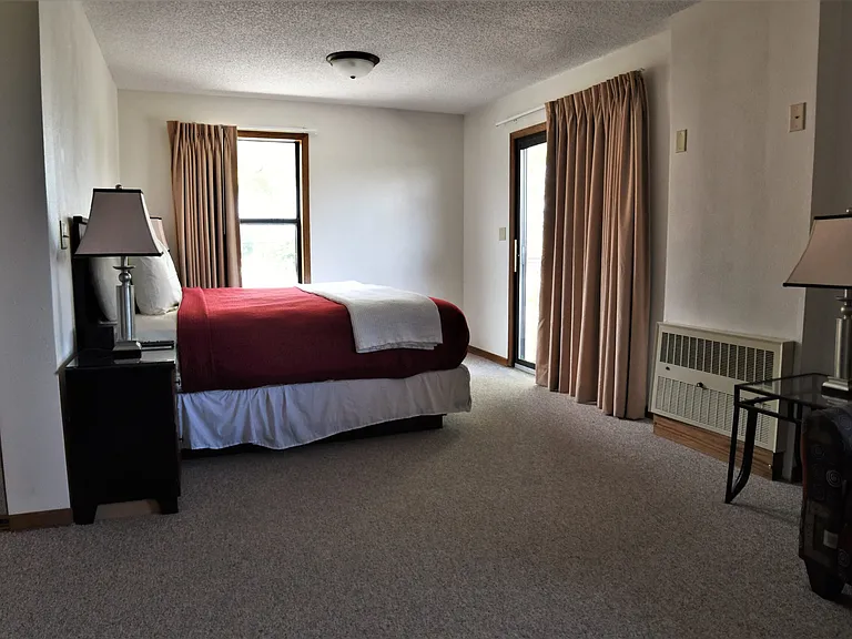 Alexis Manor — Photo 6
