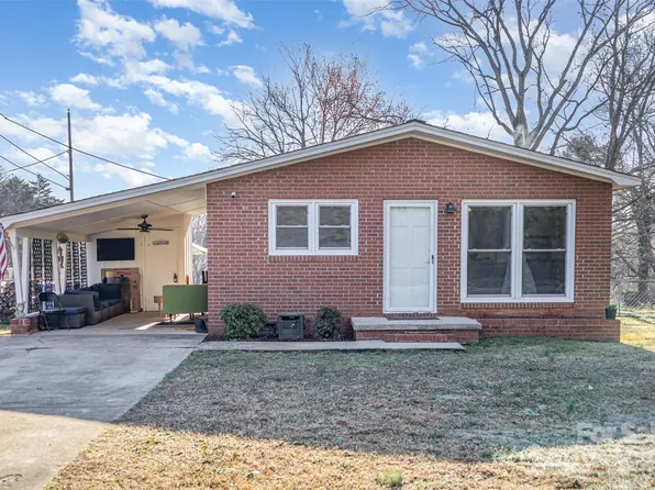 2320 Monterey Park Dr, Gastonia, NC 28054