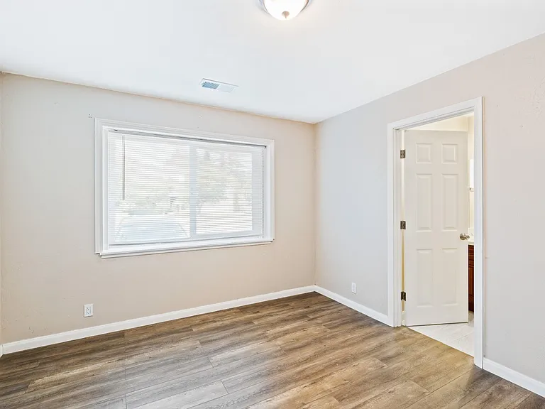 Stephen Dr — Photo 2