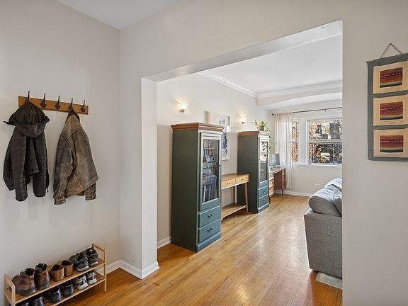 5th image of 839 W Belle Plaine Ave #2