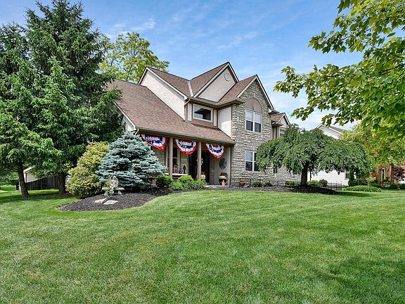 3rd image of 9833 Wagonwood Dr NW