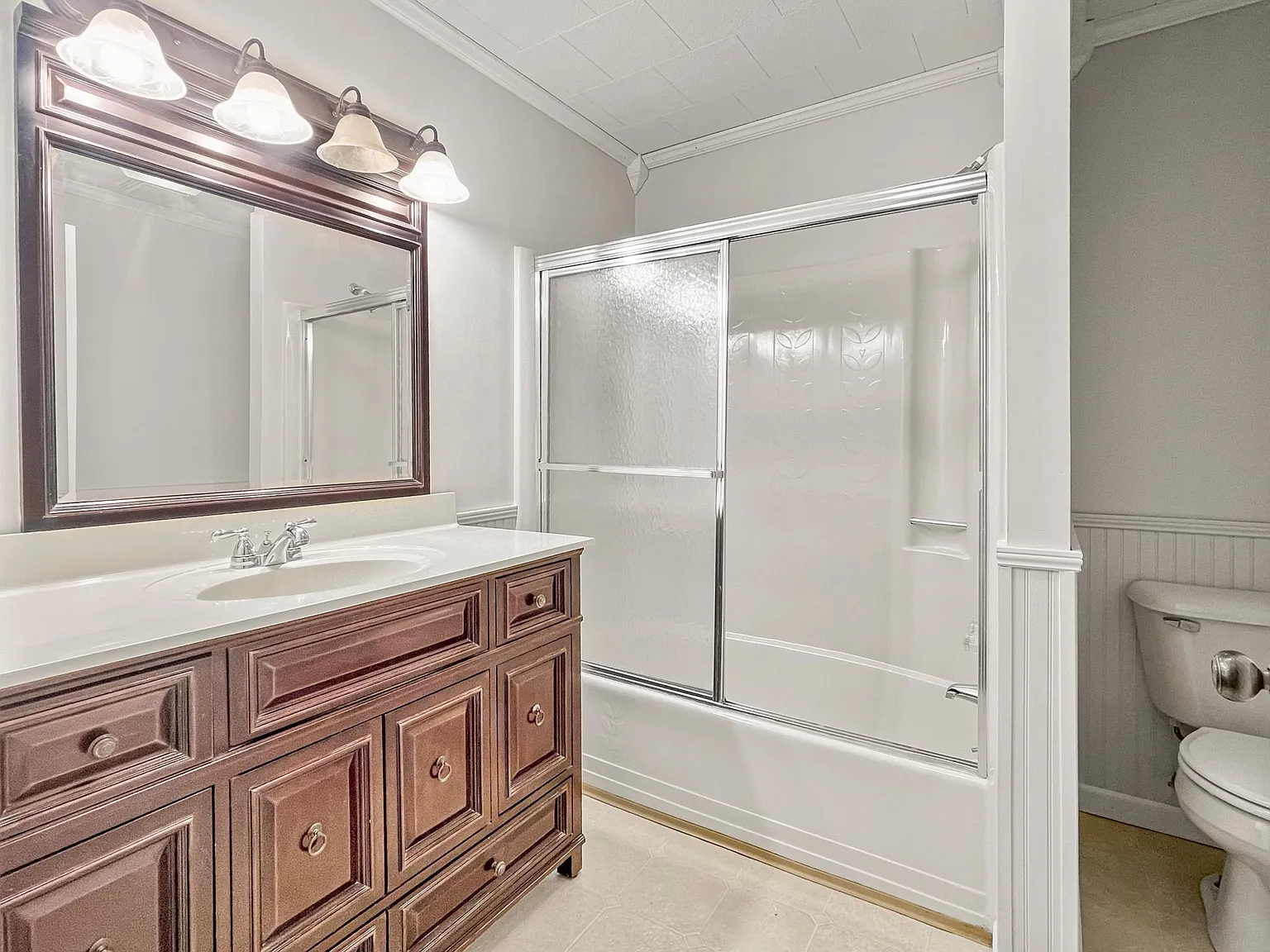 3 bed, 1.5 bath, 2538 sqft, $1,695 — Photo 4