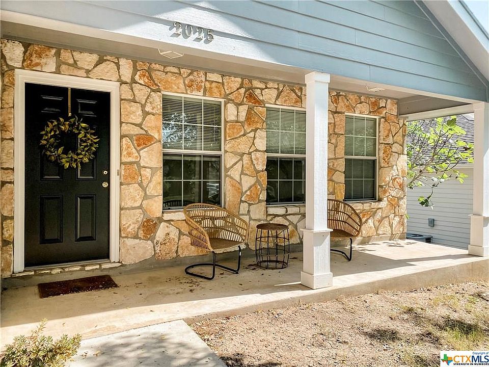 1st image of 2025 N View Dr
