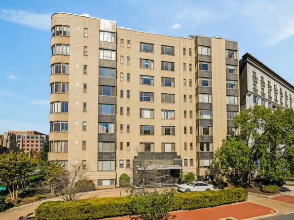 1 Scott Cir #719, Washington, DC 20036