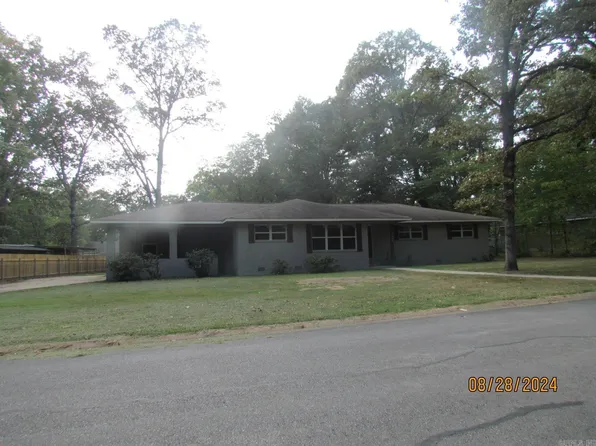 1404 Cypress St, Crossett, AR 71635