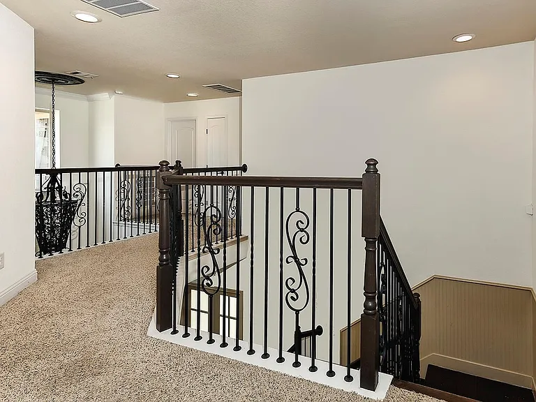 27 Tioga Pl — Photo 20
