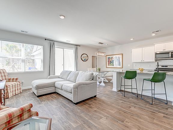 2nd image of 2514 Applegrove Ln